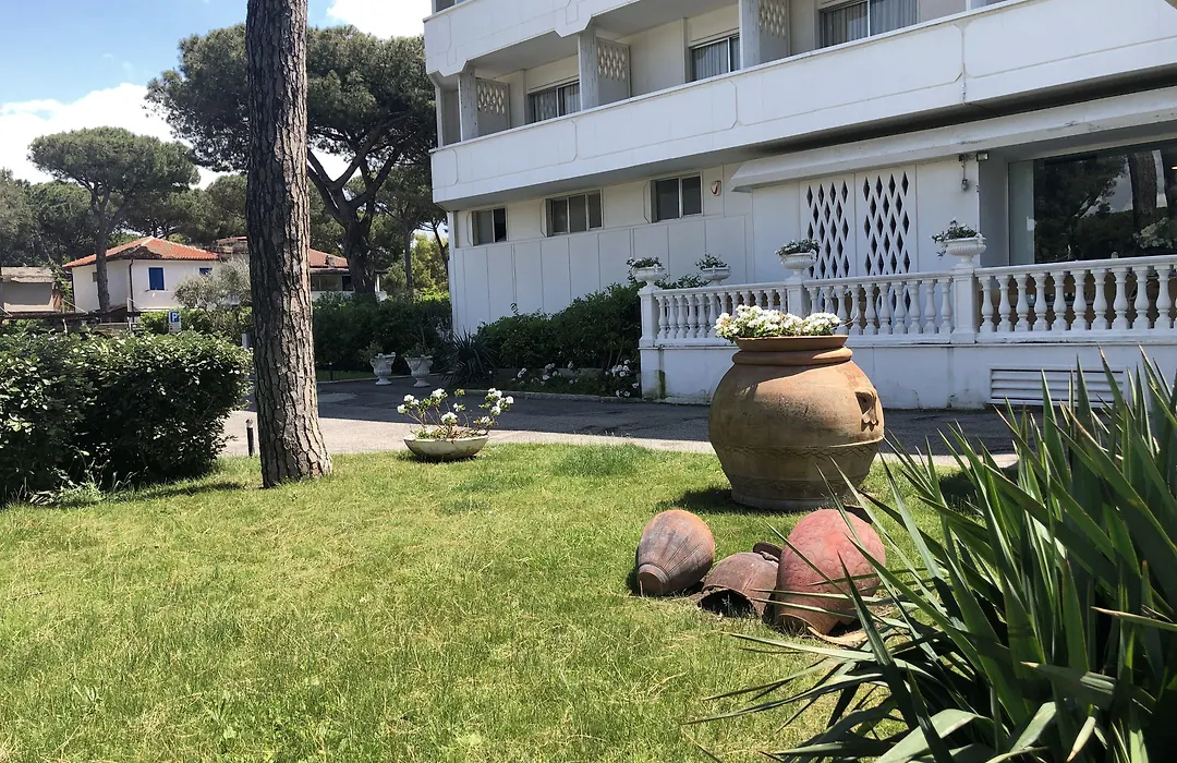 Domizia Palace Hotel-1