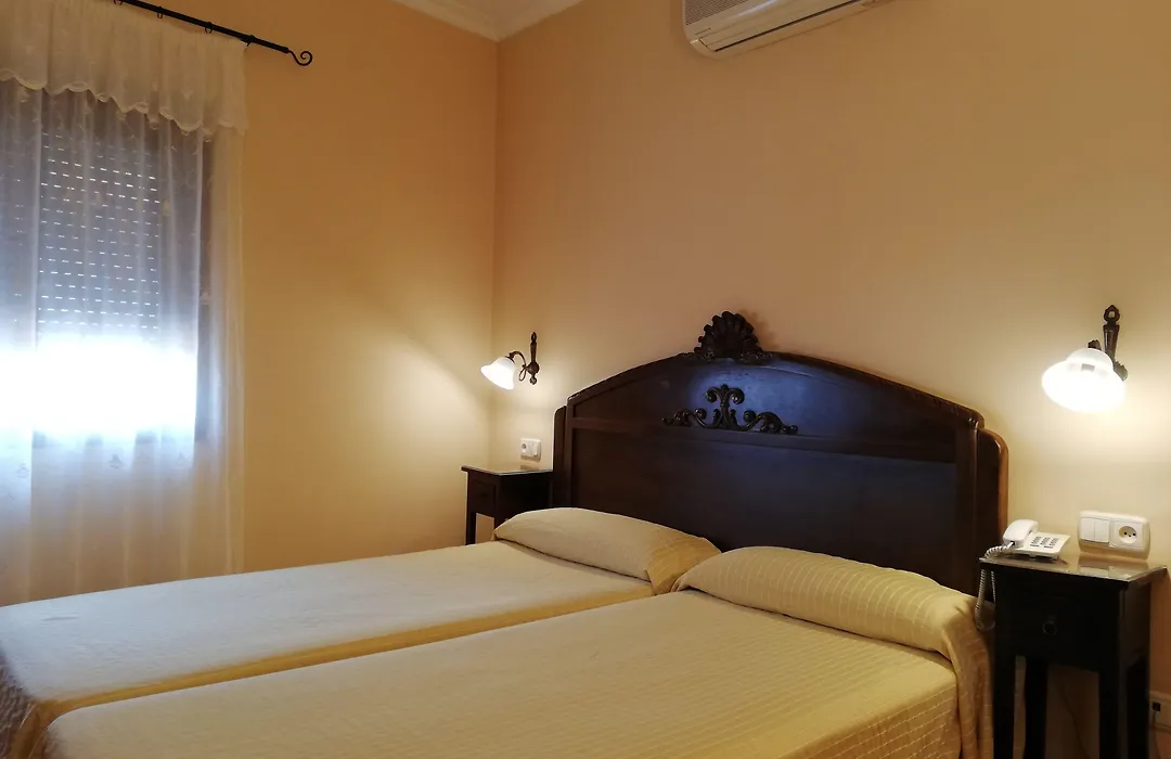 Hotel Don Carlos Cáceres-1