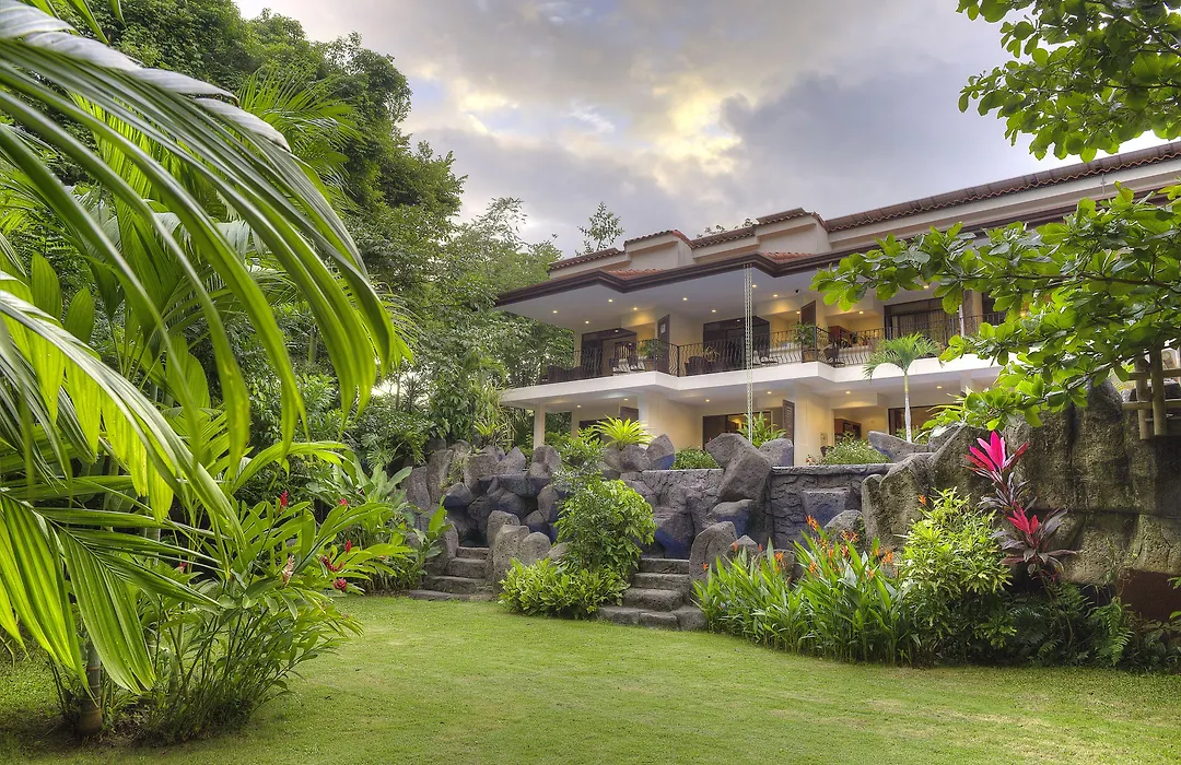 Pumilio Mountain & Ocean Hotel-1
