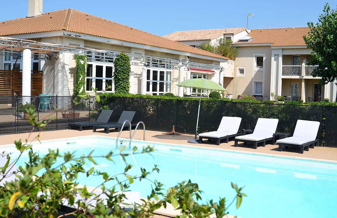 Hotel Le Mas Des Ponts D'Arles-1