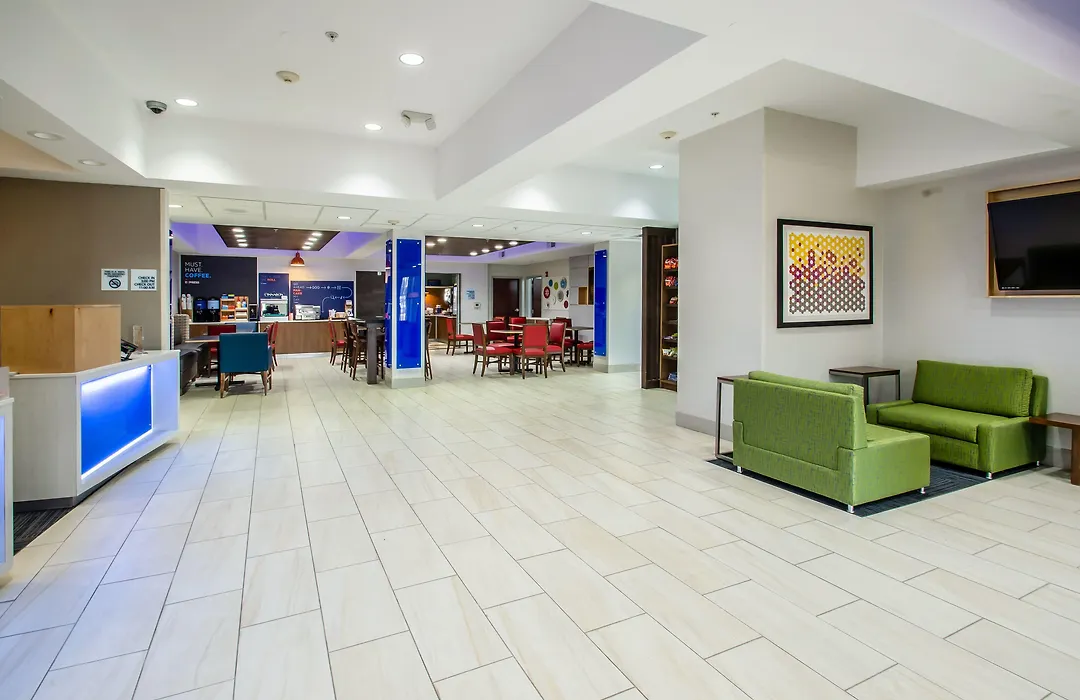 Holiday Inn Express & Suites - Olathe South By Ihg-1
