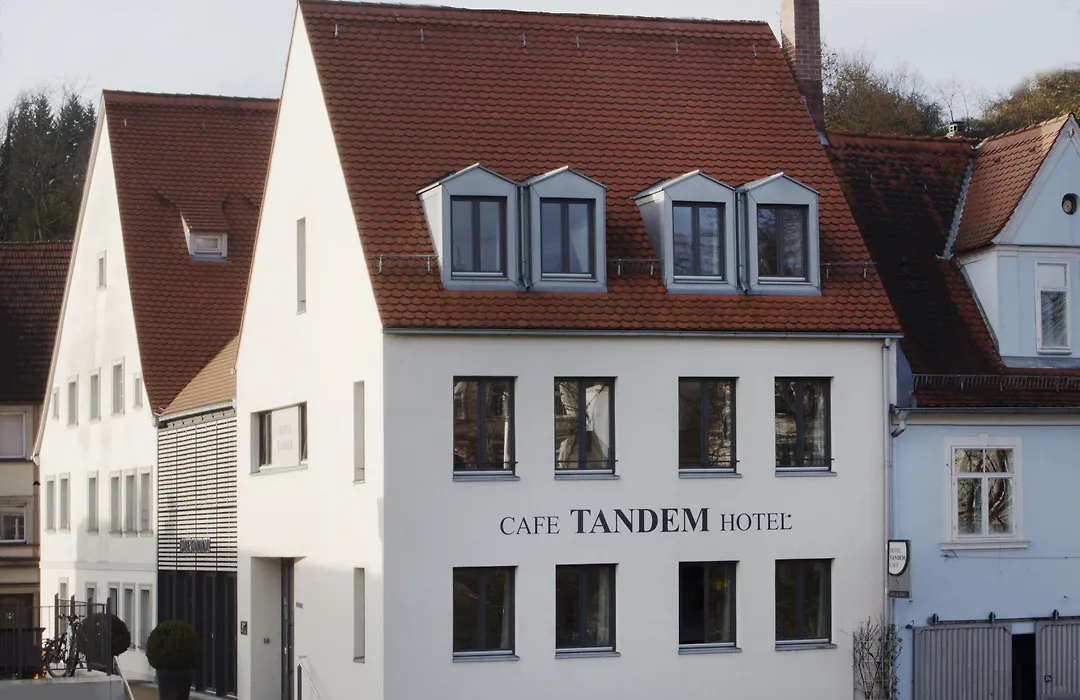 Tandem Hotel-1