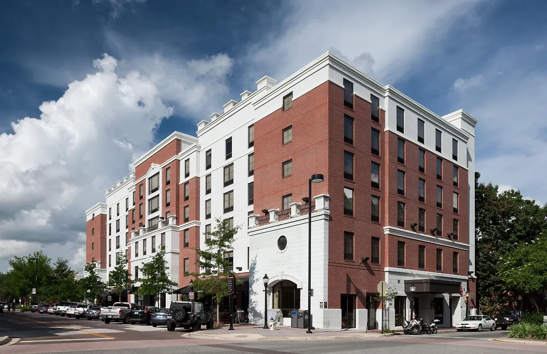 Hampton Inn & Suites Gainesville Downtown-1