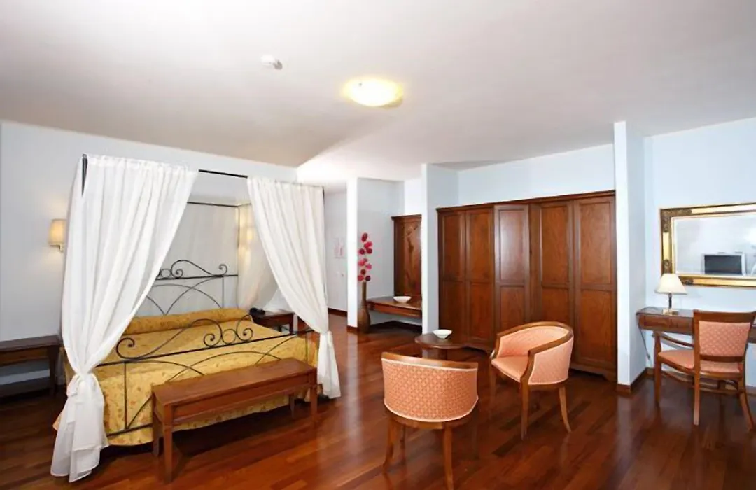Hotel Gabarda-1