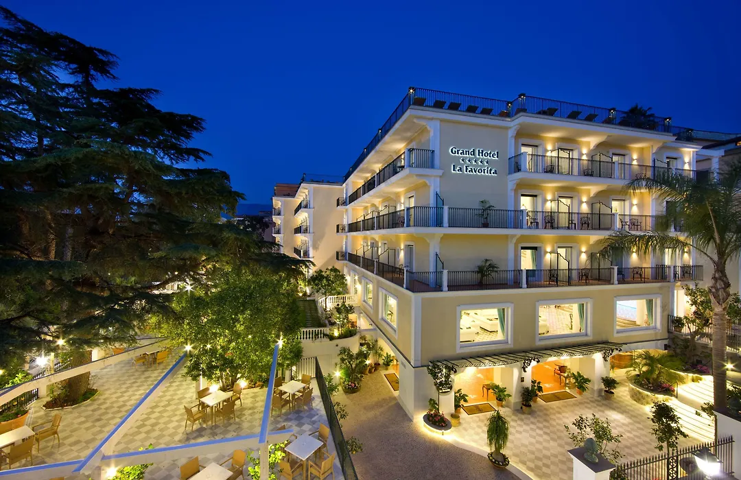 Grand Hotel La Favorita-1