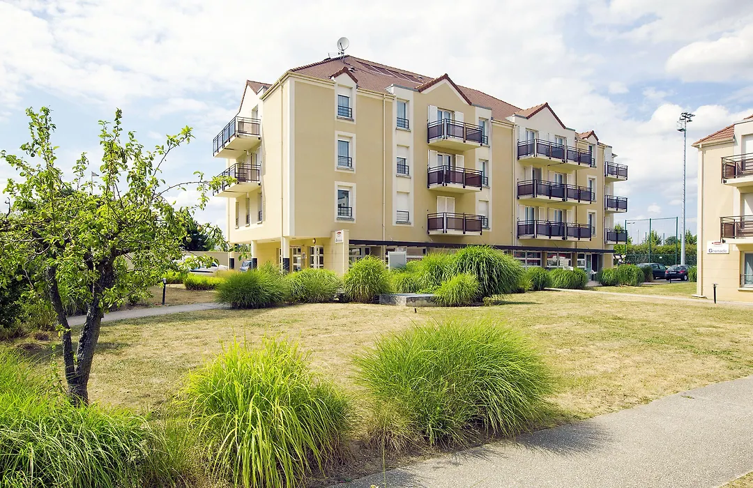 Residhome Roissy Village-1