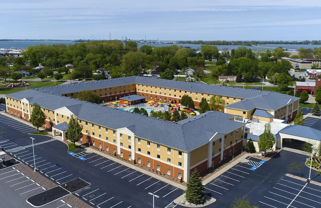 Cedar Point'S Express Hotel-1