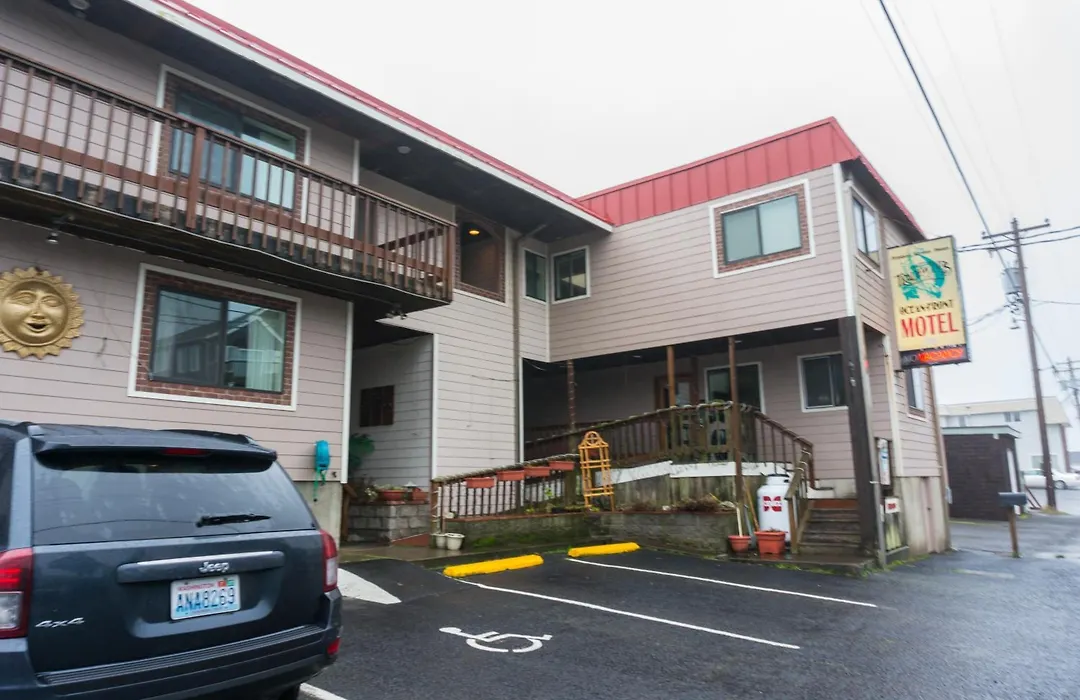 Tradewinds Motel-1