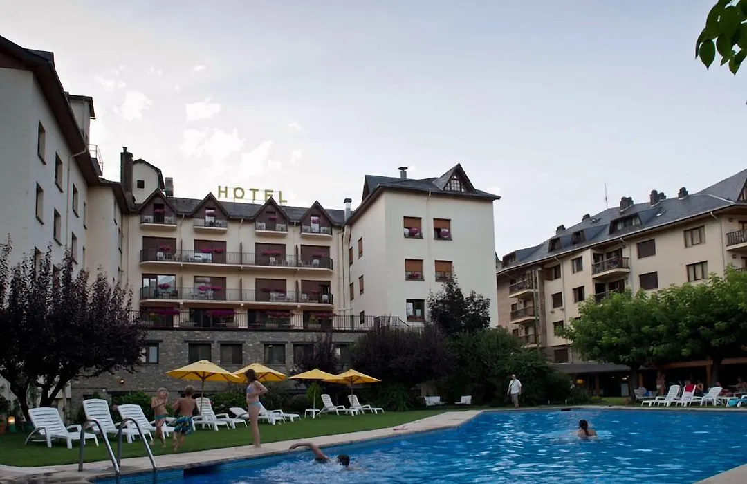 Hotel Restaurant Pessets & Spa-1