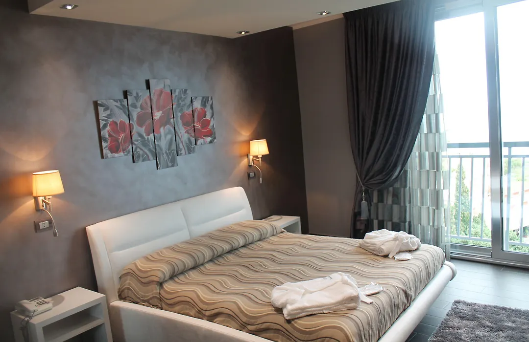 Hotel Mediterraneo-1
