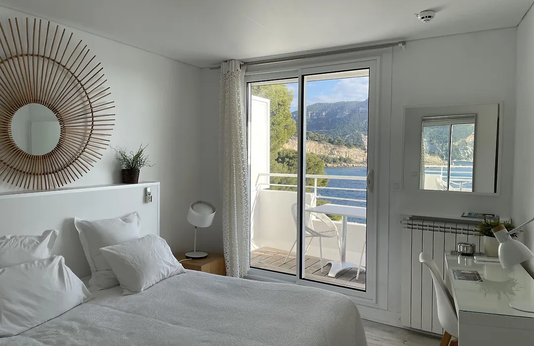 Hotel de La Plage - Mahogany-1