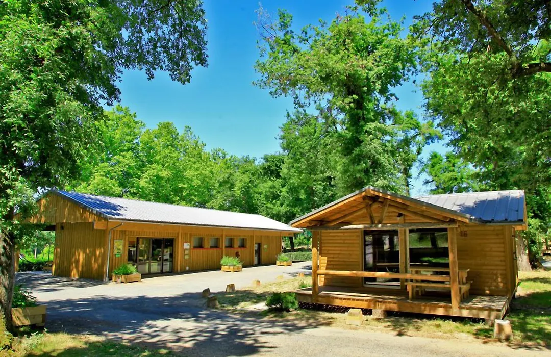 Albirondack Park Camping Lodge And Spa-1