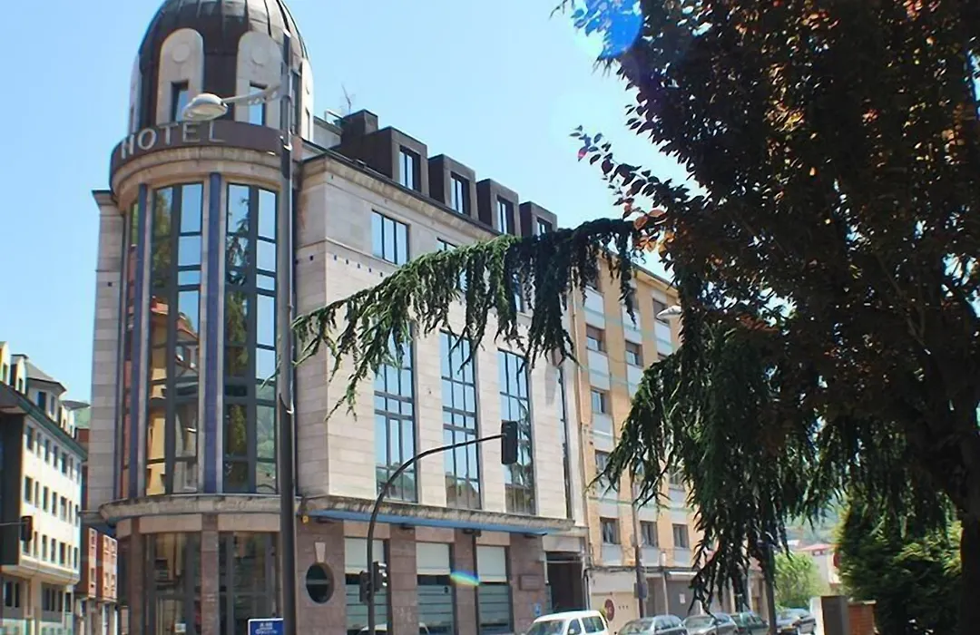 Hotel Mieres del Camino-1