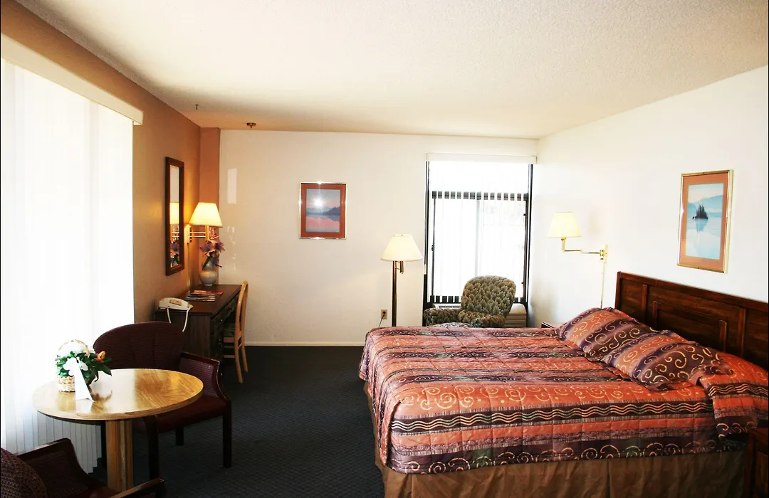 Antelope Hills Inn-1
