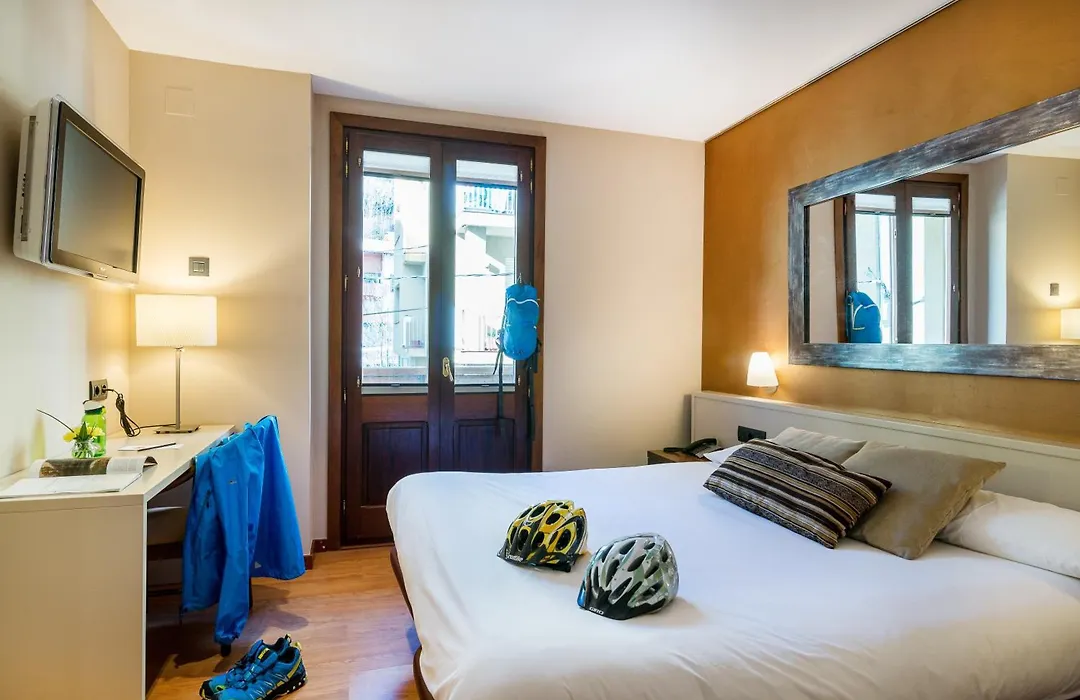 Hotel Els Cacadors De Ribes-1