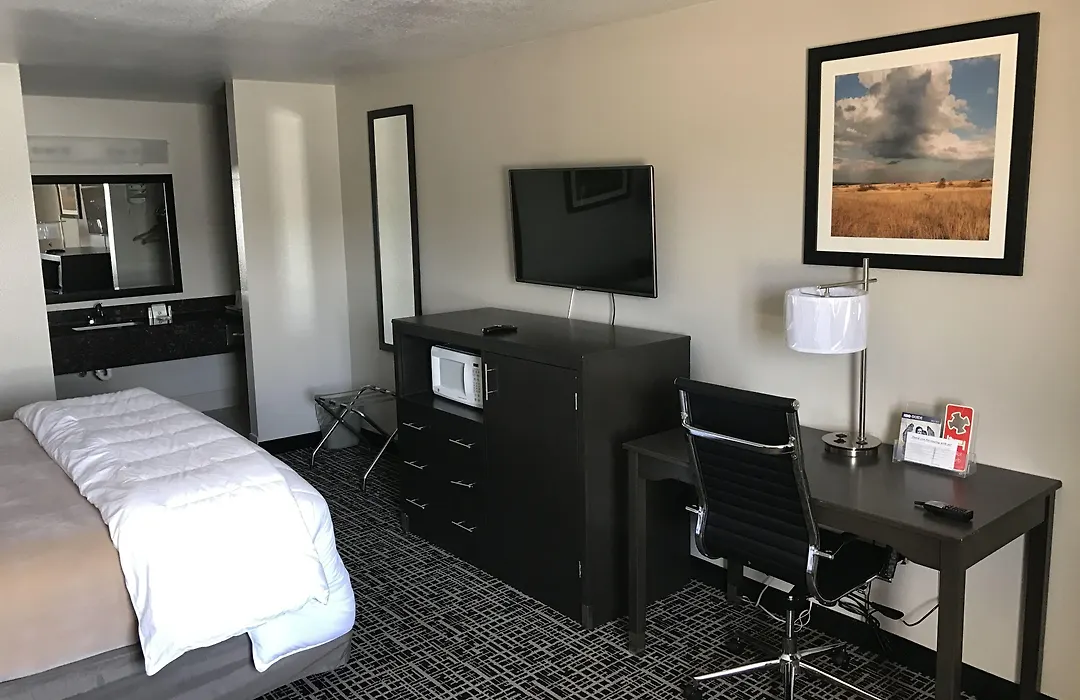 Days Inn By Wyndham Grove-1