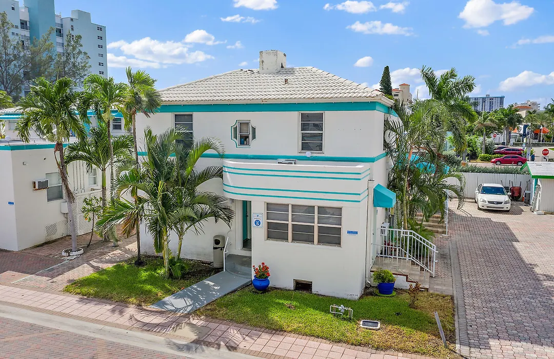 Hollywood Beachside Boutique Suite-1