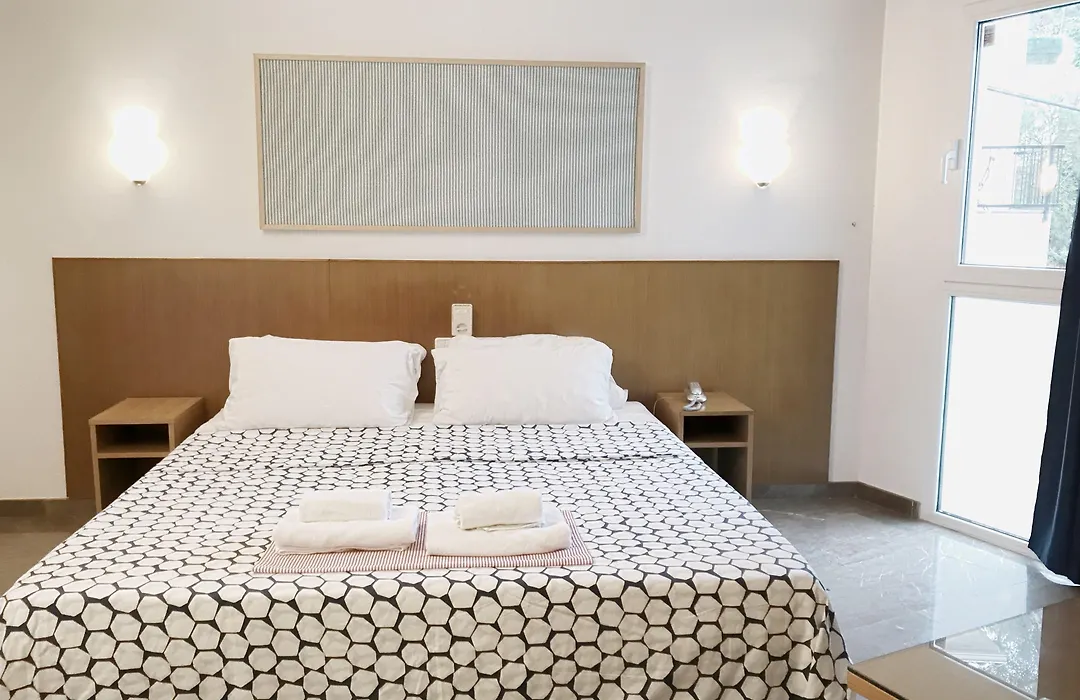 La Caleta De Tamariu-1