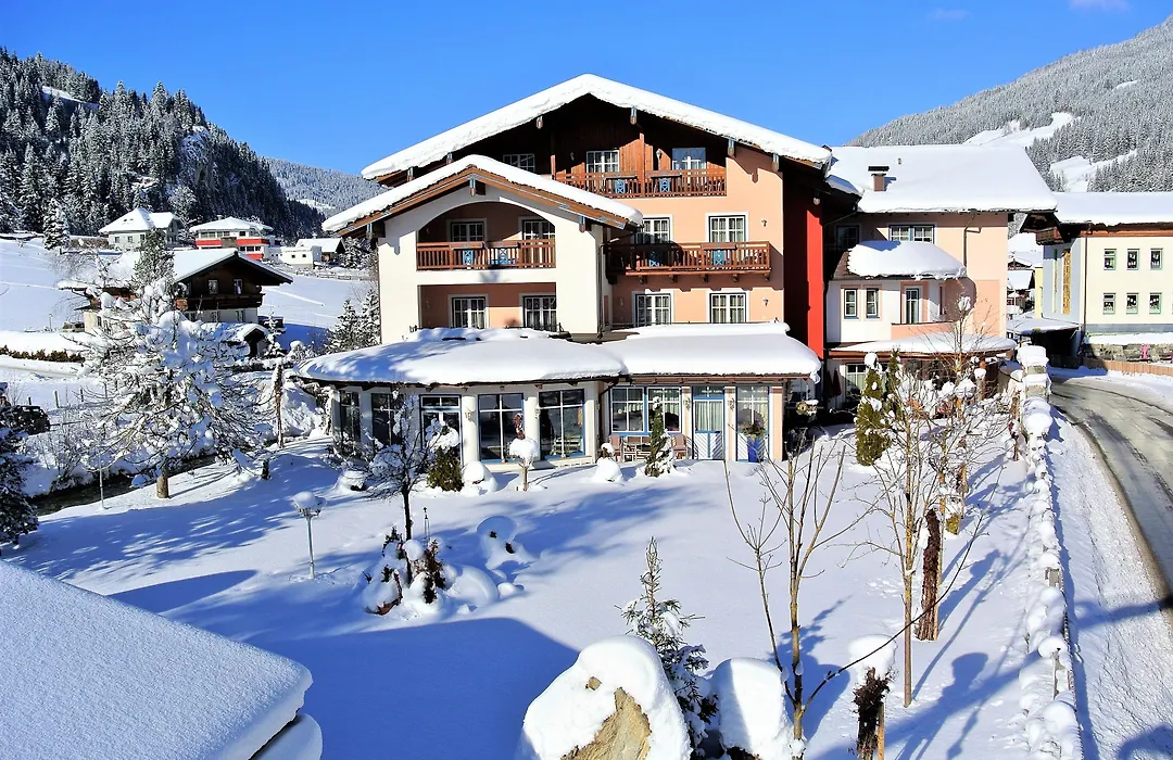 Vital-&Familienhotel Angerwirt-1