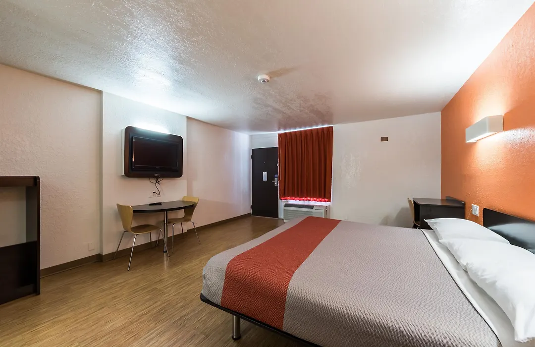 Motel 6-Uvalde, Tx-1