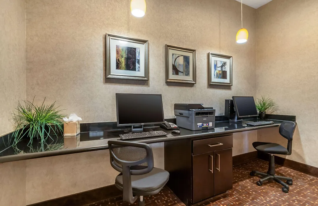 Best Western Plus Lytle Inn And Suites-1