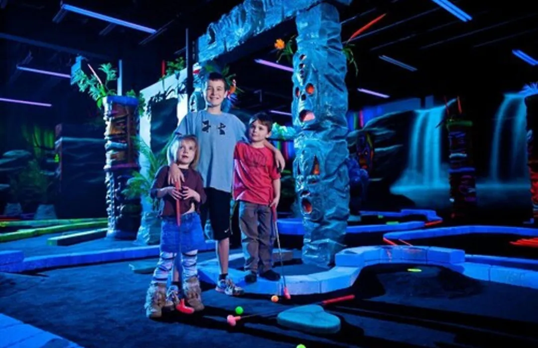 Big Splash Adventure Hotel And Indoor Water Park-1