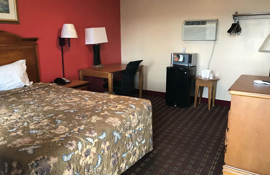 Adams Inn-1