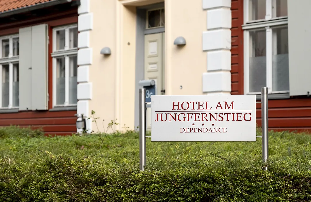 Hotel am Jungfernstieg-1