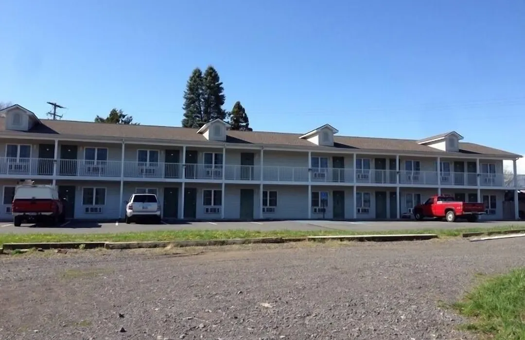 All Suites Inn Budget Host-1
