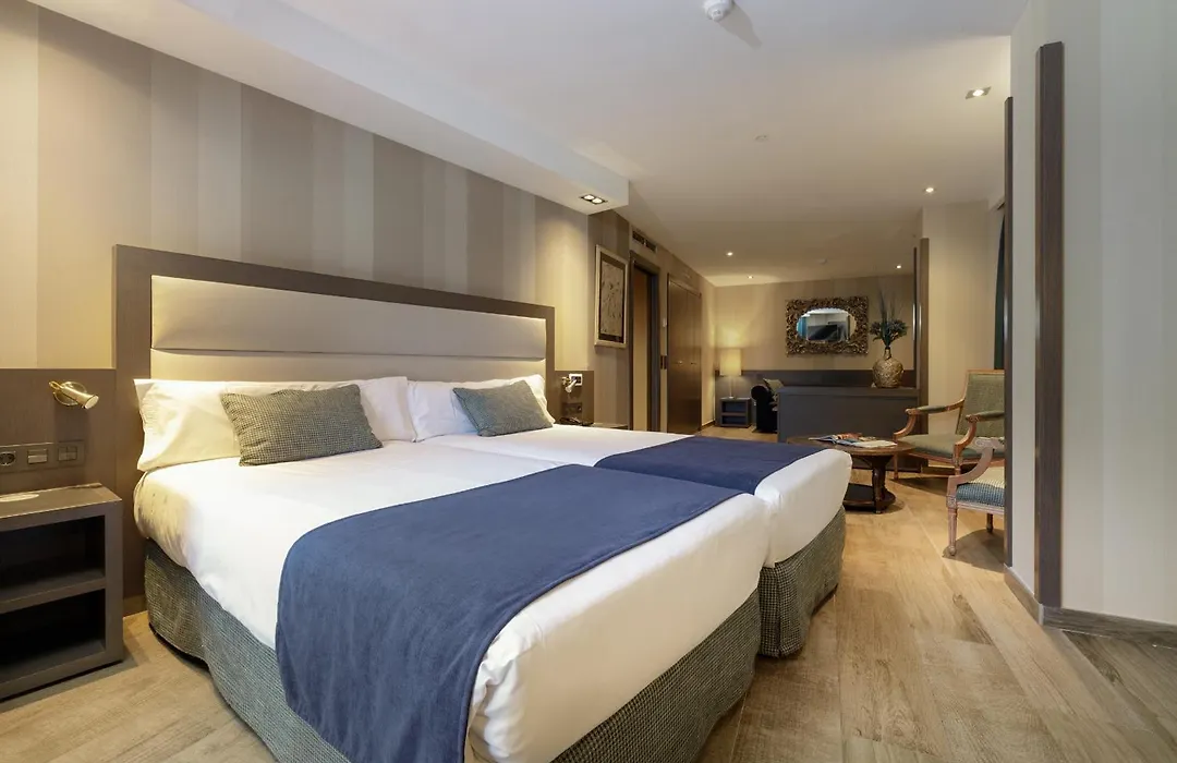 Hotel Reina Cristina-1