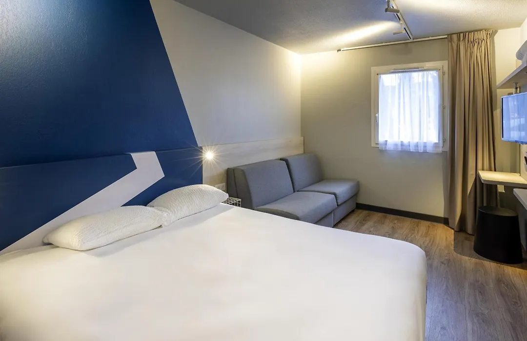 Ibis Budget Millau Viaduc-1