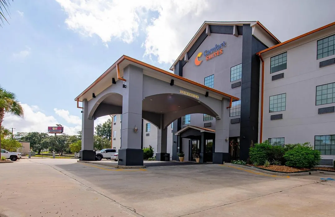Comfort Suites Oil Center-1