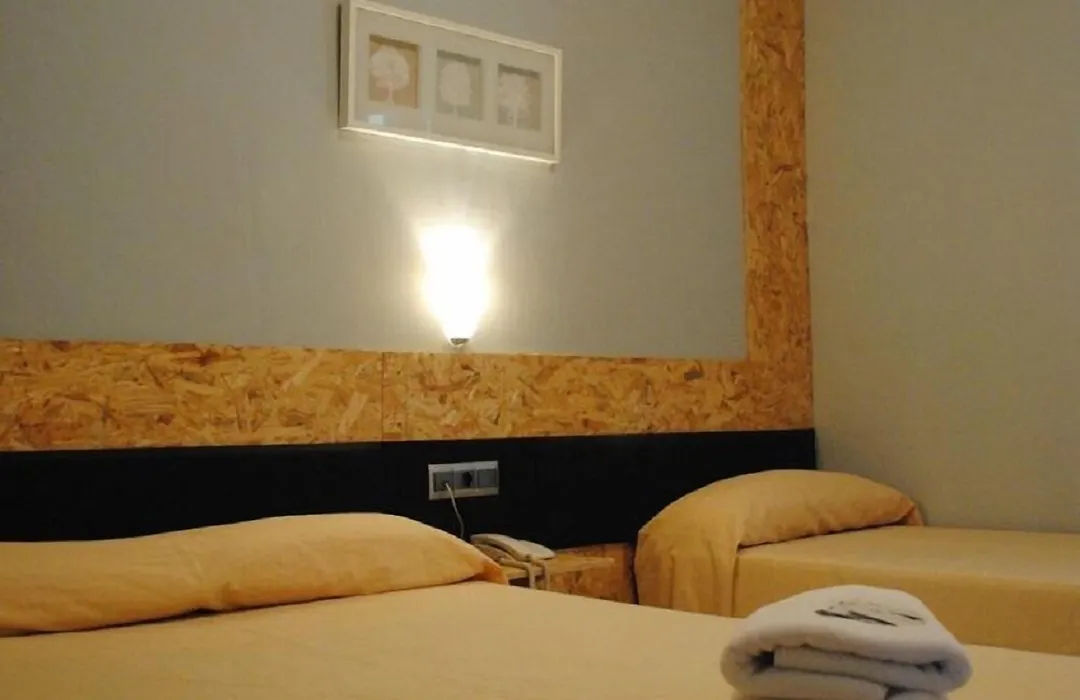 Hotel Sant Jordi-1