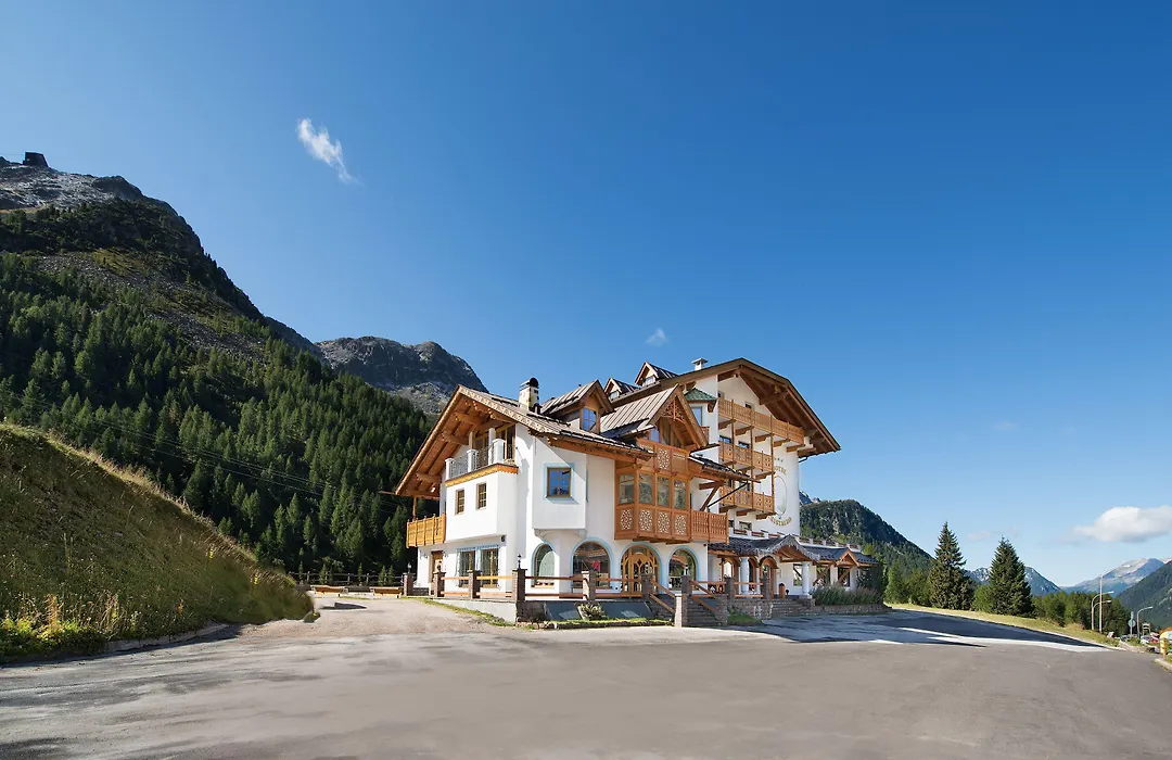 Hotel Cristallo-1