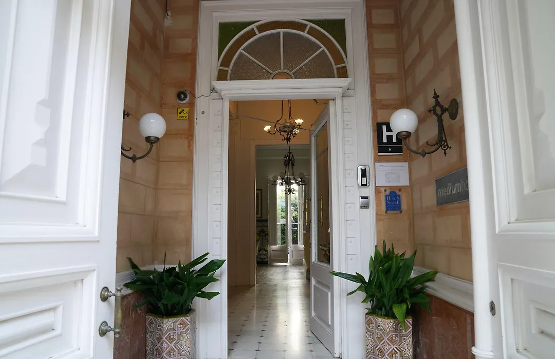 Hotel Medium Renaixenca-1