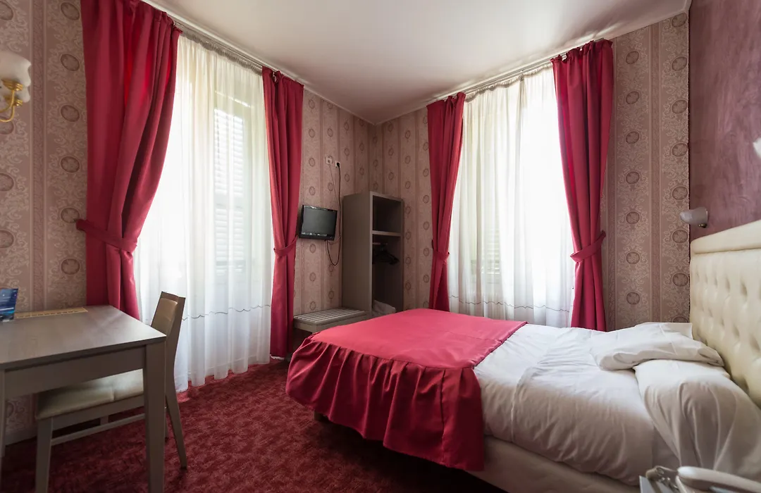 Royal Hotel Versailles-1