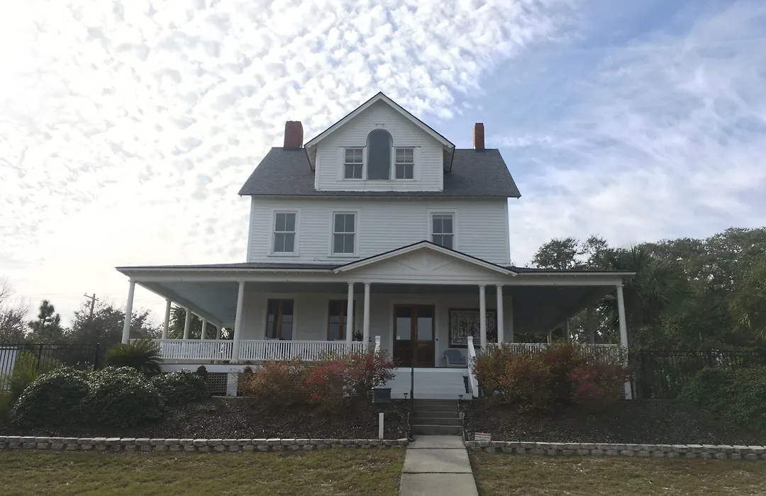 Surf Song Bed & Breakfast-1