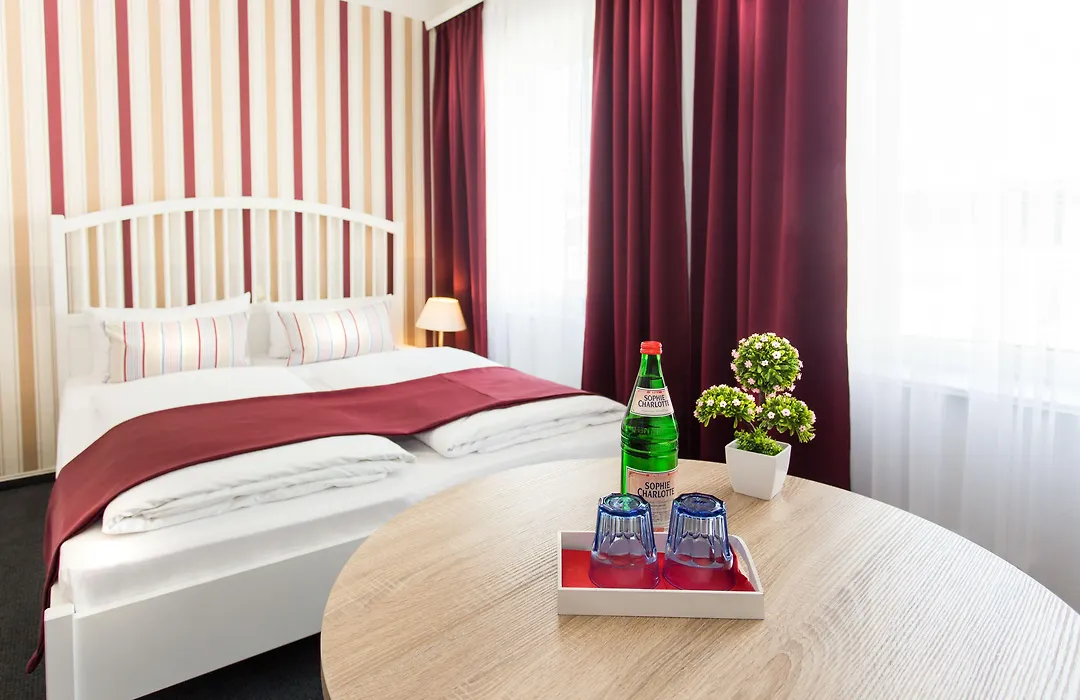 Hotel Condor-1