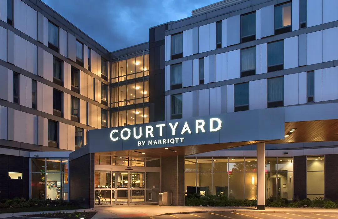 Courtyard By Marriott Philadelphia South At The Navy Yard-1
