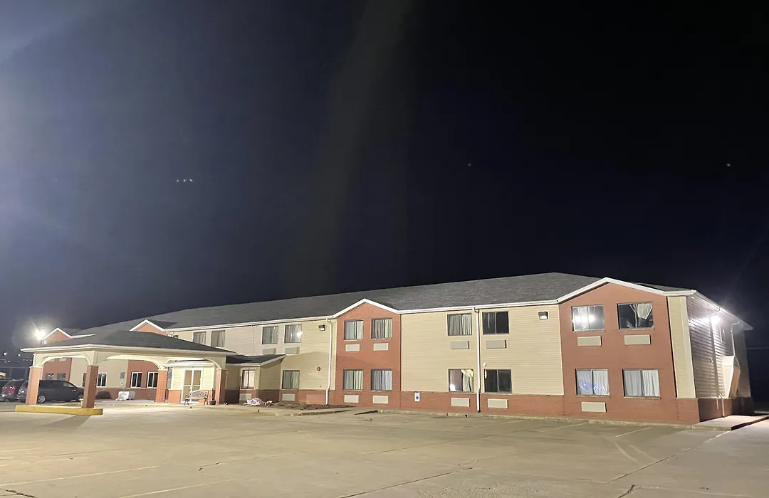 Designer Inn And Suites-1