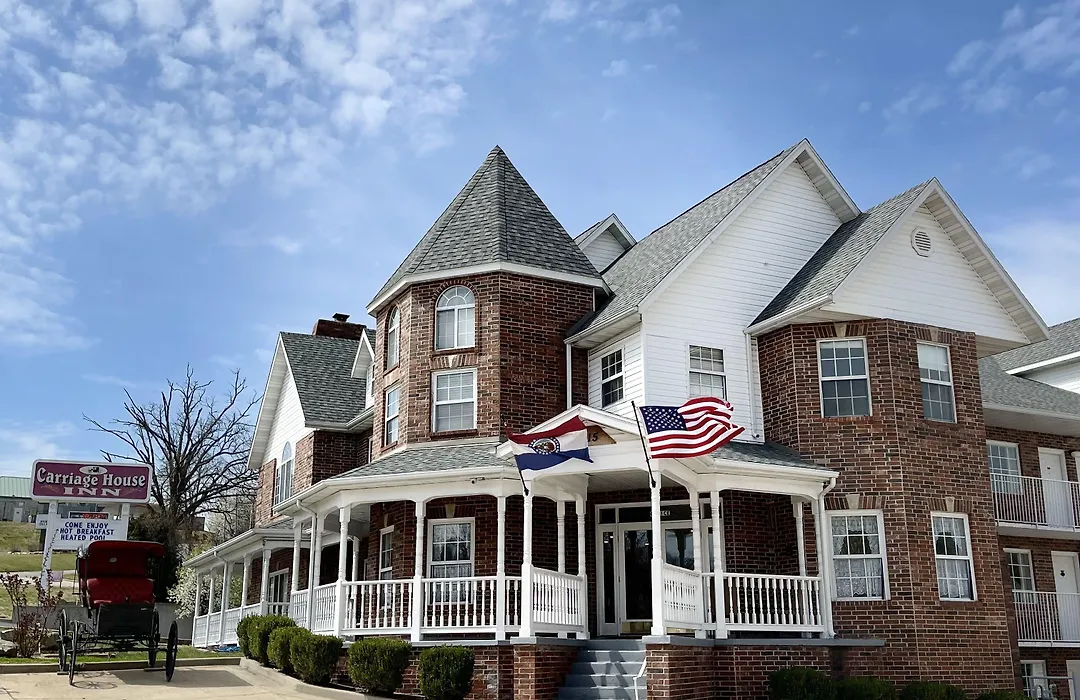 Carriage House Inn-1