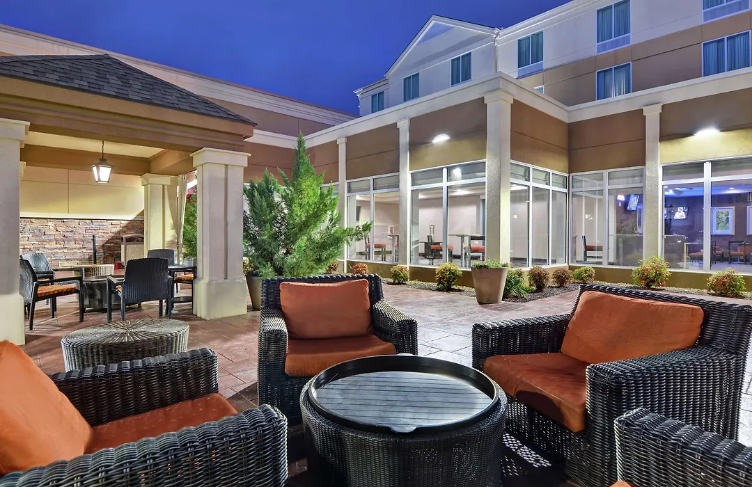 Hilton Garden Inn And Fayetteville Convention Center-1