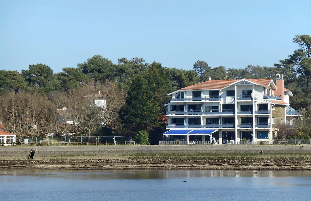 Hotel Le Pavillon Bleu-1