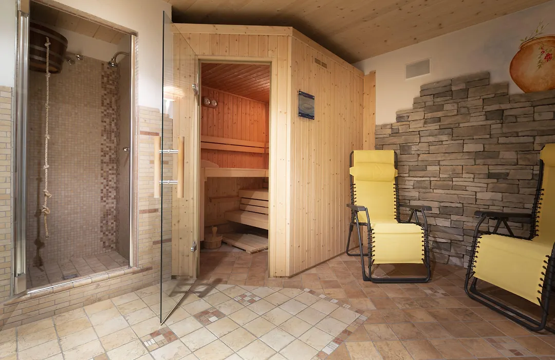 Hotel "La Suisse"-1