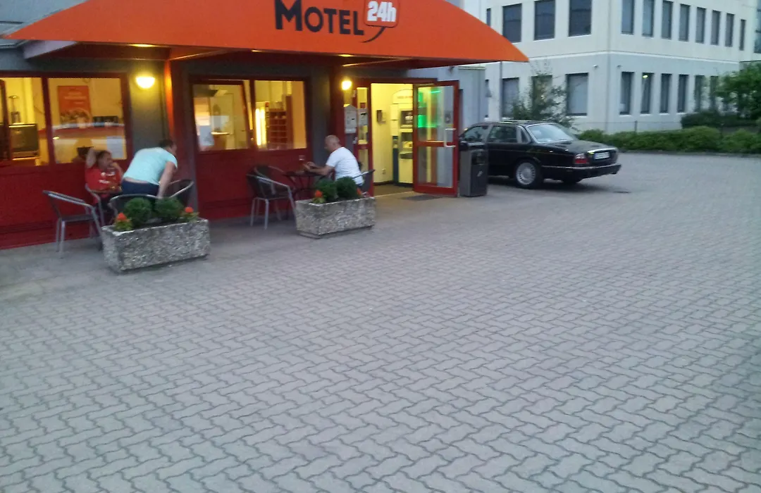 Motel 24H Hannover-1