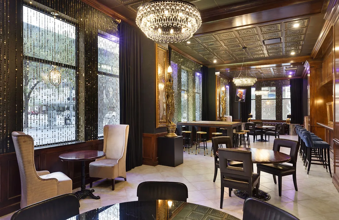 Des Lux Hotel-1