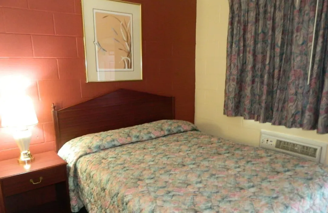 Relax Inn - Cottage Grove-1