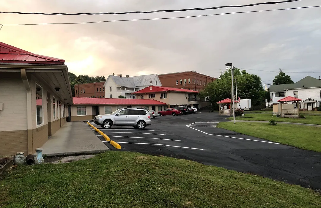 Ellijay Inn - Downtown Ellijay-1