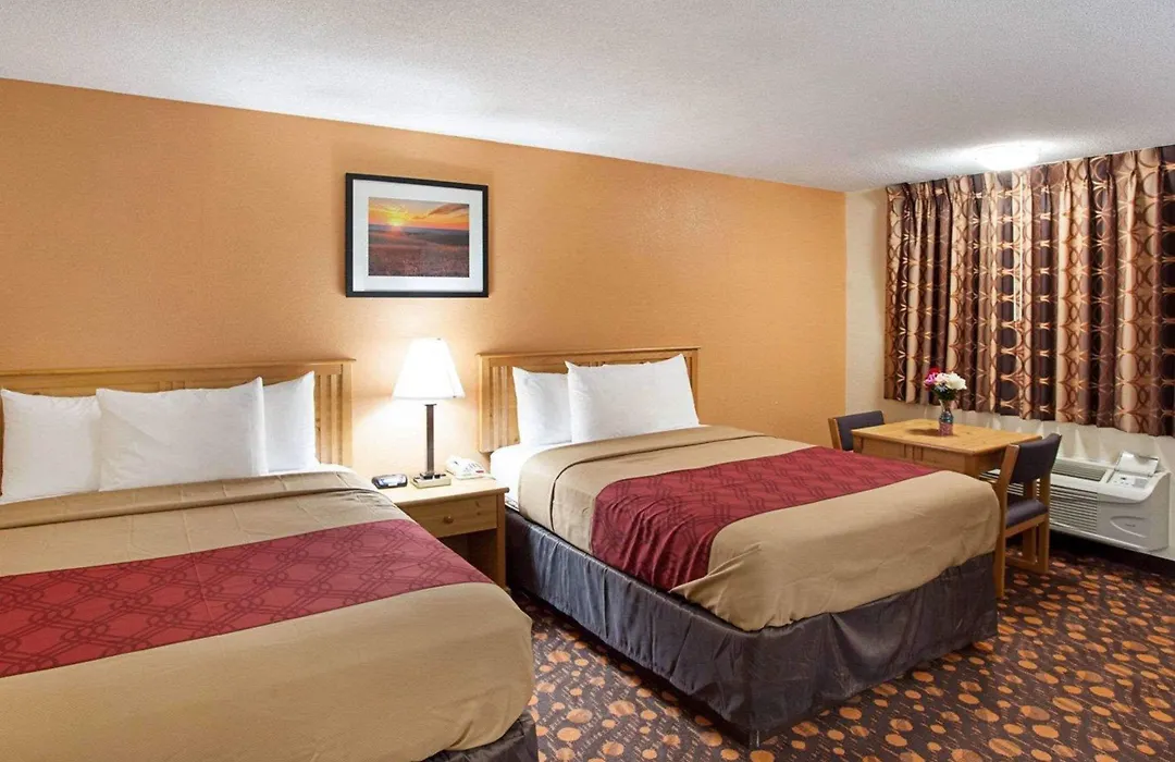 Econo Lodge Phillipsburg-1