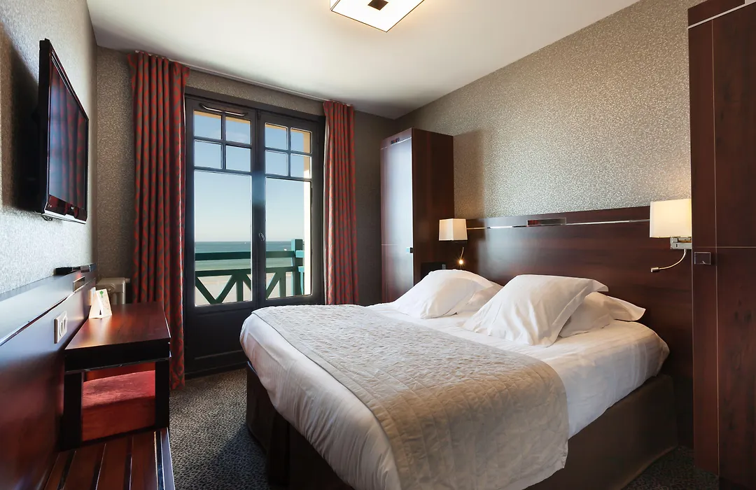 Ambassadeurs Logis Hotel-1